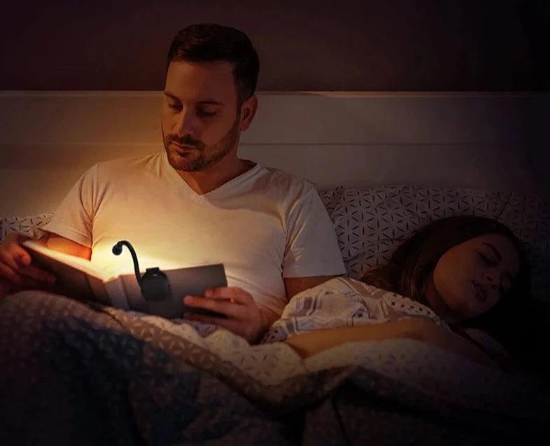 Luz de Leitura LED Portátil: Ilumine Seus Momentos de Leitura! - VerdeLunar